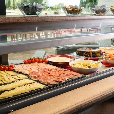 Western De L'arbois Hotel 4*