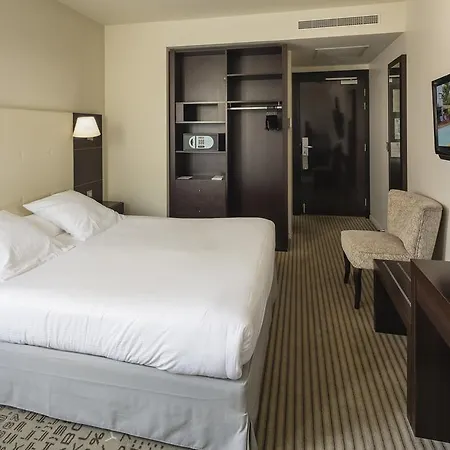 Mercure La Duranne Gare Tgv Hotel 4*